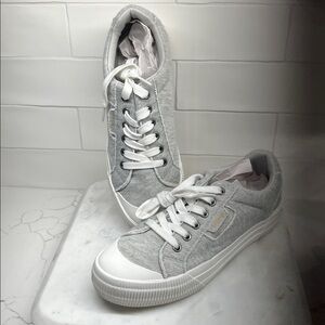 Rocket Dog Gray and White Sneakers